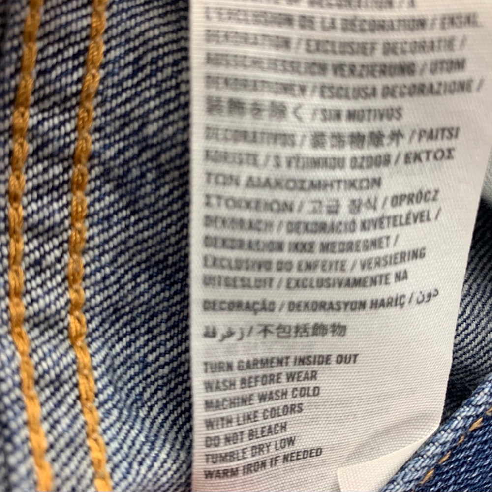 Hollister | Ripped Distressed Jean Shorts - Picture 5 of 6